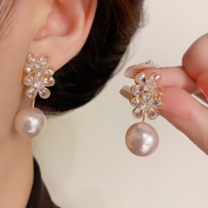 Floral pearl delicate earrings