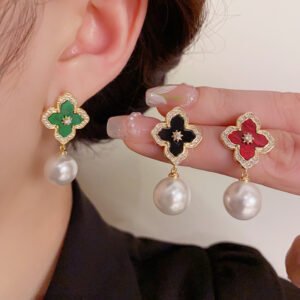 Light luxury unique vintage earrings