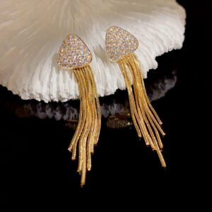 Fashion and elegant triangle fringe earrings