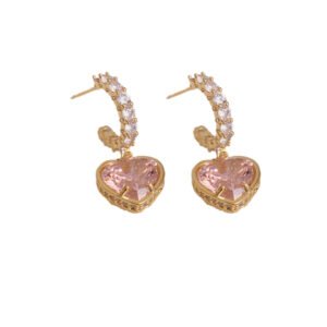 Delicate fashion heart earrings