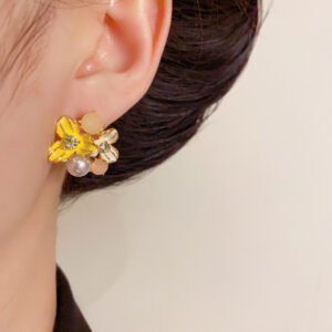 Flower and pearl earrings